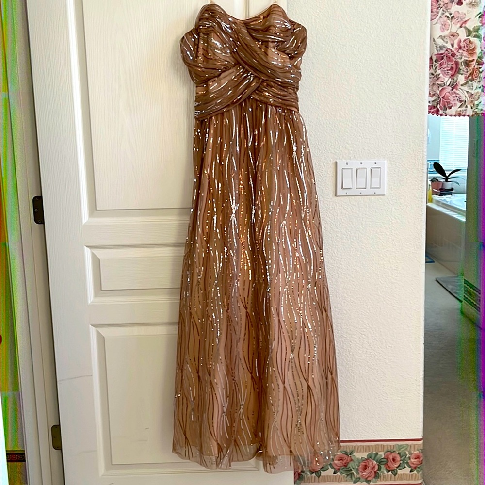 Hailey by Adrianna Papell gold sequined gown